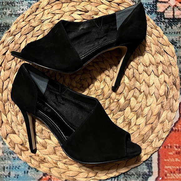 Charles by Charles David Heels - Picture 4 of 10